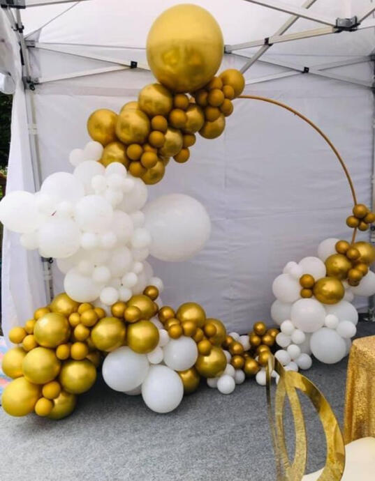 Outdoor balloons π
